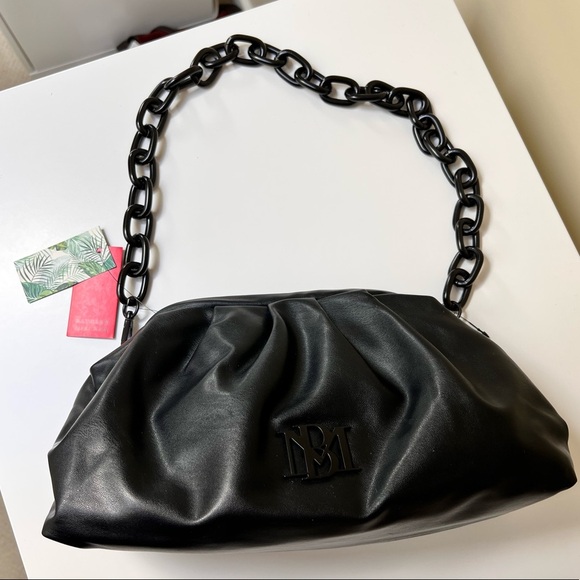 Badgley Mischka vegan leather wrapped frame cloth with thick chain-link stra - Picture 8 of 12